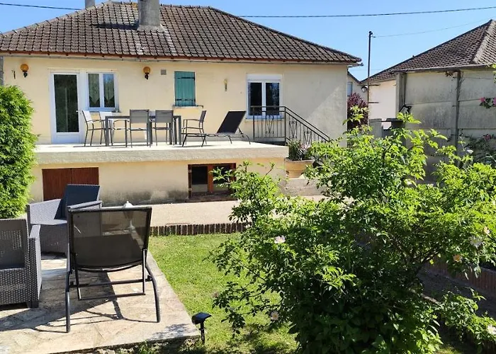 Maison De Village Avec Exterieur