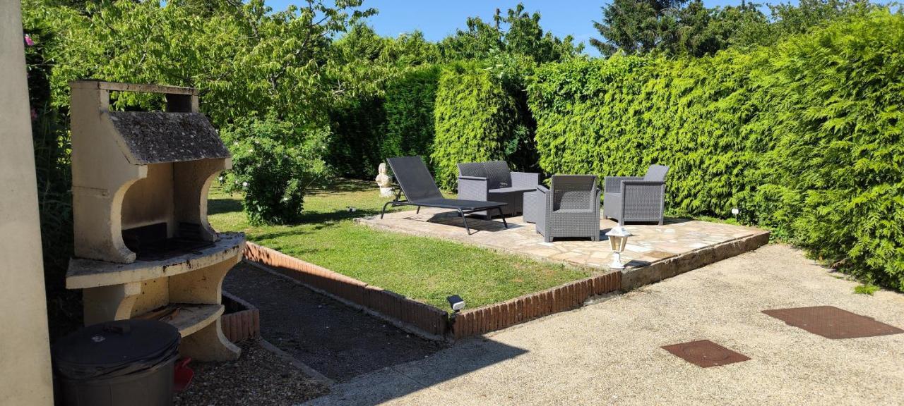 Holiday home Maison De Village Avec Exterieur Oysonville